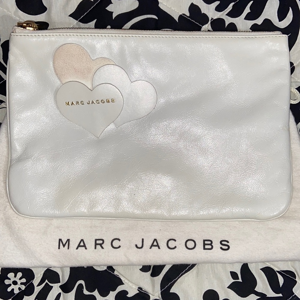 Marc Jacobs White Leather Heart Clutch, used